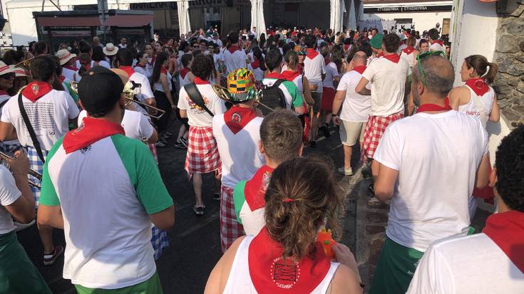 Gizonkeriarik gabeko besten aldeko aldarria egin du Xulufrinak Lesakako Sare Feministak