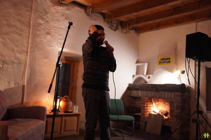 Euskararen Egunaren harira, sutondoan bildu dira Baztango gaztetxean