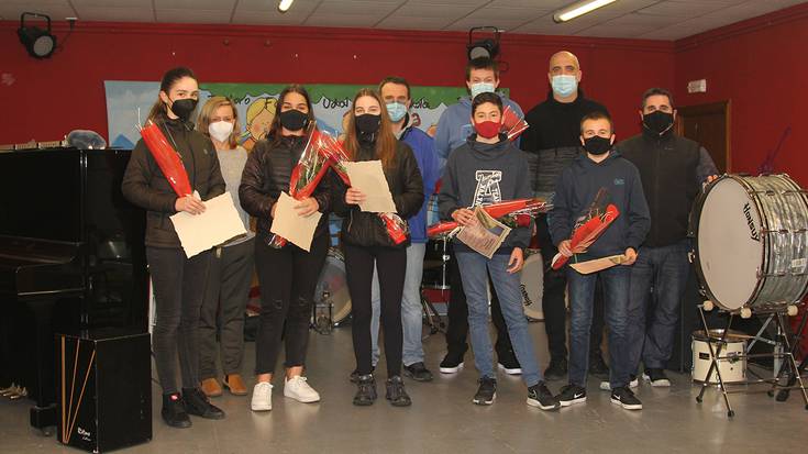 Berako Udal Musika Eskolako sei ikaslek bigarren mailako ikasketa bukaerako diplomak lortu dituzte