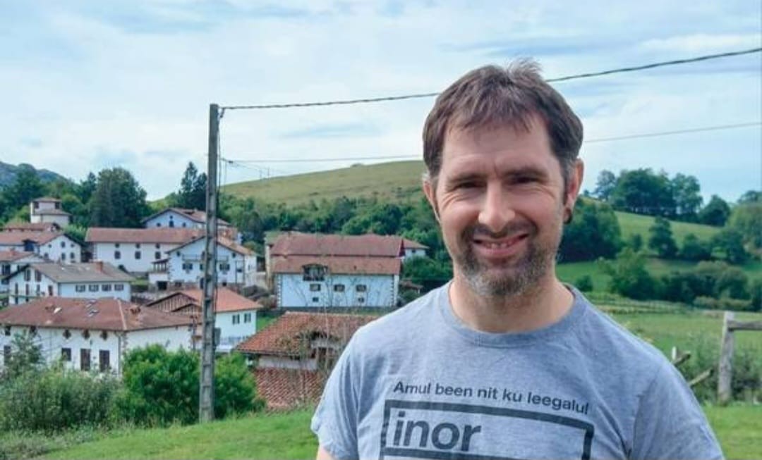 «Kanpotik ezagutu eta orain, berriz, herritar gisa bizitzen ditut bestak»