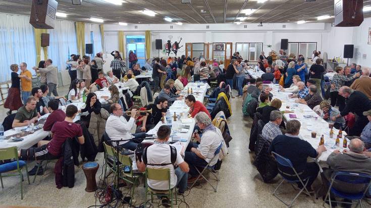 175 lagun bilduko dira larunbatean Aurrera Dantza taldeak antolatu duen kantu bazkarian