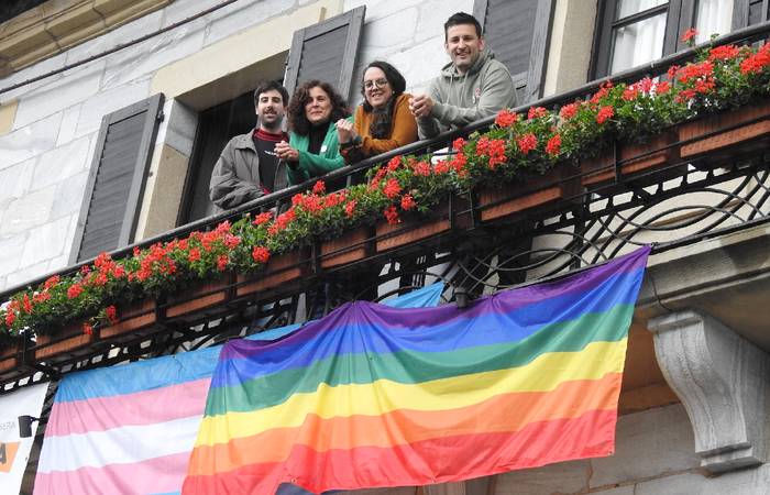 «LGTBIQ+ errealitateei erreparatzeko apustua egin du Lesakako Udalak»