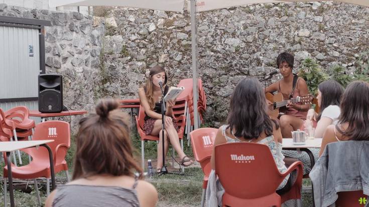 Maddi Ane Txoperenak 'Ene baitan bizi da' eleberria aurkeztu du Lesakan
