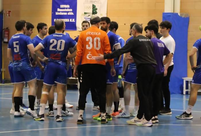 Kopako partida jokatuko du gaur Errekako gizonezkoen eskubaloi taldeak Donezteben