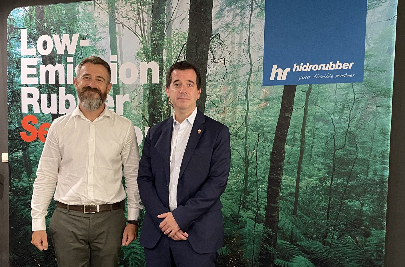 Hidrorubber enpresak digitalizazioan eta datuaren atzipenean oinarritutako bere eredua erakutsi dio Irujo kontseilariari