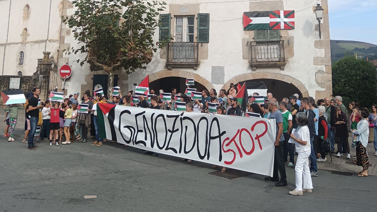 Saran ere Israelen genozidioa salatu dute