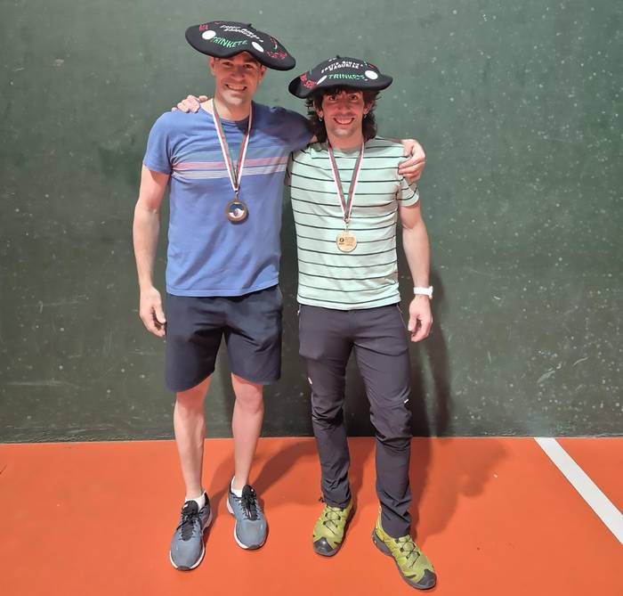 Ugaitz Elizalde iturendarra Euskal Ligako txapeldun izan da trinketean