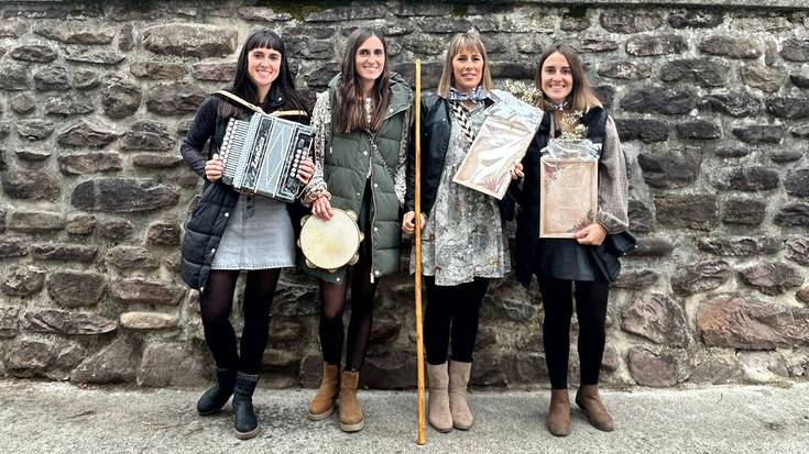 [ARGAZKIAK] Aurtiztarrak bestetan murgildu dira