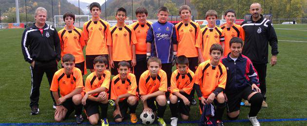 Infantil mailako futbol derbia jokatuko dute Baztanek eta Beti Gaztek