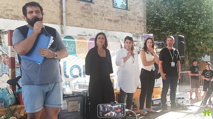 [ARGAZKIAK] Egun osoko besta giroan ospatu dute Larun Haizperen 20. urteurrena
