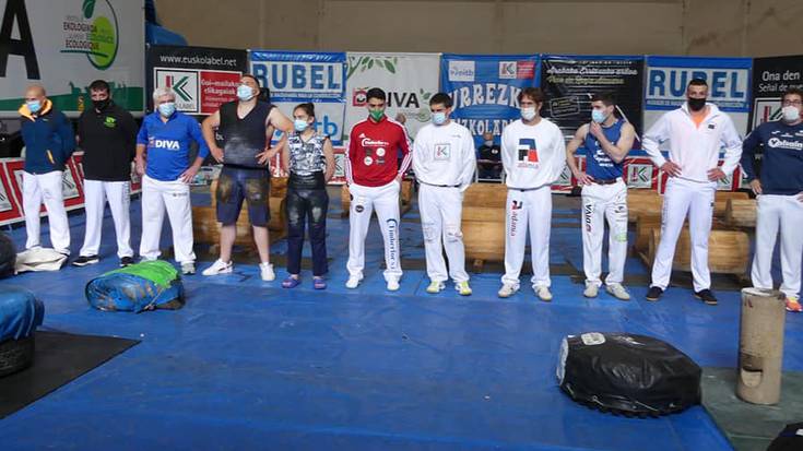 Joxean Etxeberriak eta Patxi Mindegiak Urrezko Banakako Aizkolari Txapelketako hurrengo jardunaldirako txartela eskuratu dute