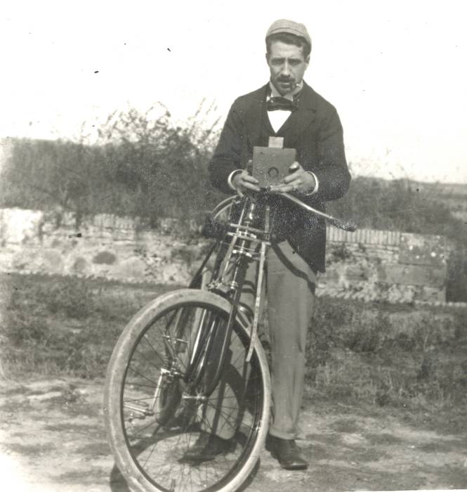 ‘Nire bizikleta maitea’ argazki erakusketa ikusgai izanen dute Elizondon irailaren 8tik 30era