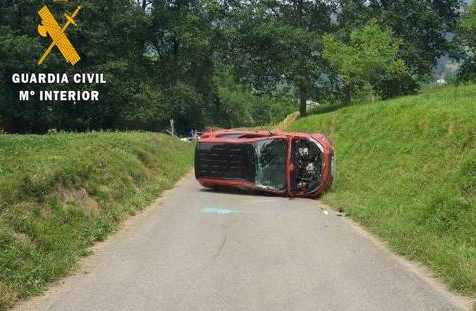 Beran 47 urteko emakume bat zauritu da bere autoak harrapatuta