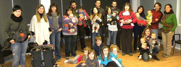 Lesakako Edoskitze taldeak jendaurreko aurkezpena egin du berendu batekin