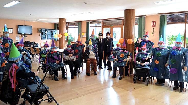 Bera eta Lesakako jubilotekako kideek ere inauteriak ospatu dituzte gaur