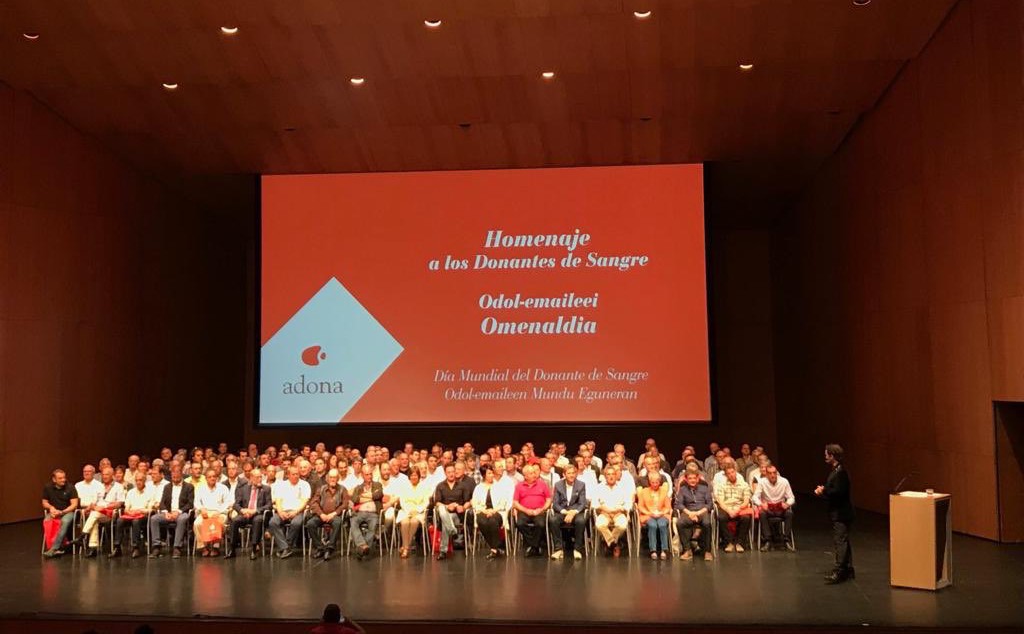 50 aldiz baino gehiago odola eman dutenak saritu ditu ADONA elkarteak