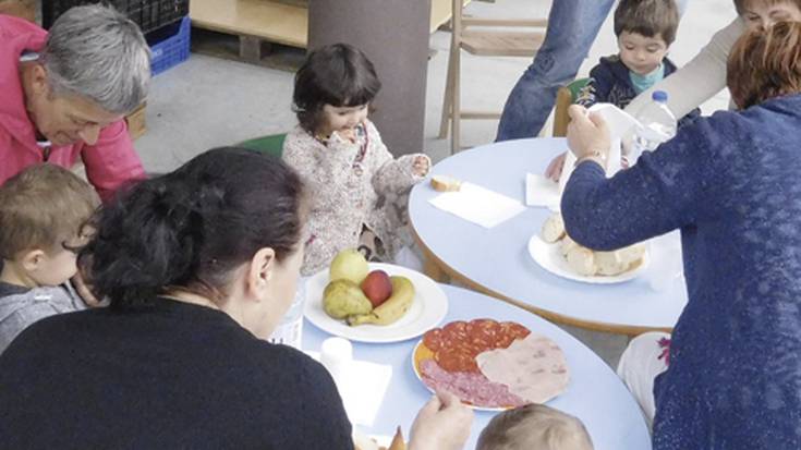 'Janaria jatea baino zerbait gehiago denean' solasaldia ortziralean Donezteben