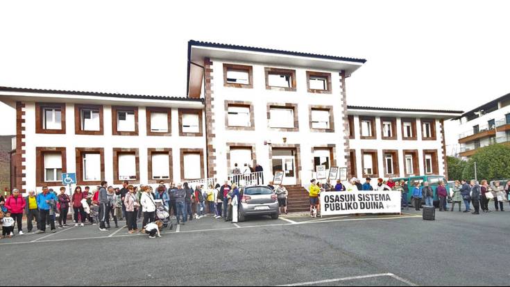«Elizondoko Osasun Etxeko medikuen zerbitzuak aldaketak izan ditzakeela» dio Osasun Plataformak
