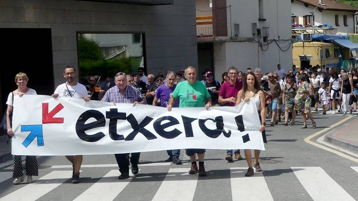 'Etxera!' lelopean manifestazioa eta kantu bazkaria antolatu dituzte Leitzan abuztuaren 10ean