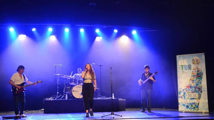 Kultur programaren lehen kontzertua eskaini du Hogei Berriro taldeak Beran