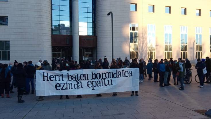 Zazpigarren herritar bat deitu dute Aroztegiko auziarengatik deklaratzera