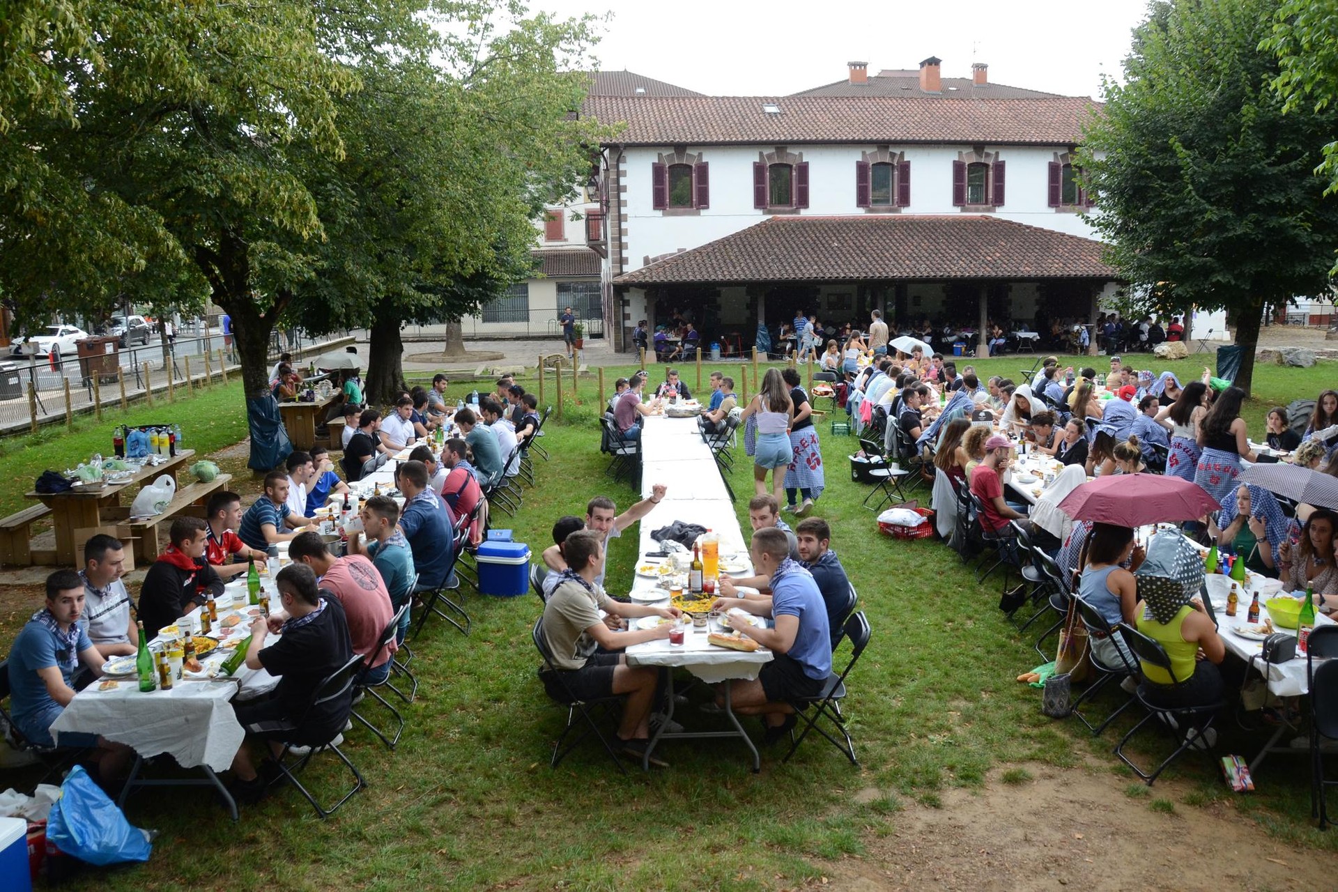Elizondoko Besta Komisioak jendea behar du antolaketan laguntzeko