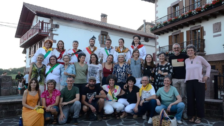 Baztango Mindeitzek kontzertu ibiltaria eginen du igandean Azpilkuetan