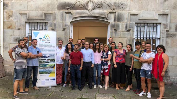 Pirinioaz bi aldetako zientzialariek ura eta aldaketa klimatikoa hizpide izan dute Elizondon