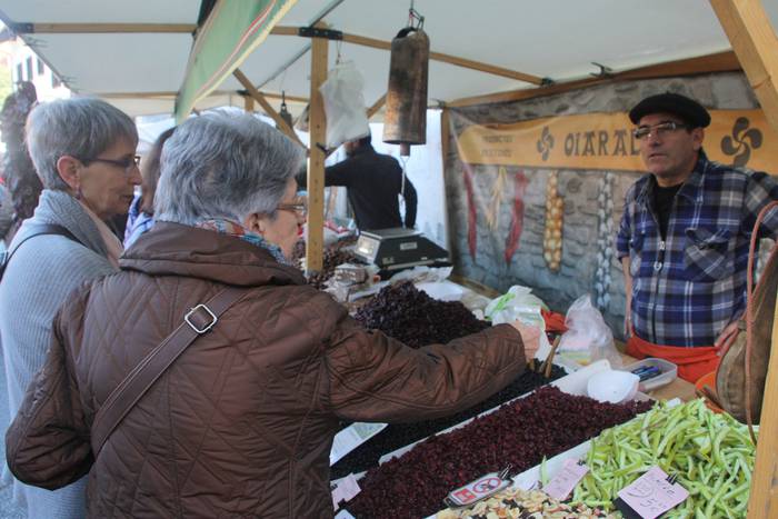 Eskualdeko artisauen merkatu ttikia azaroaren 21ean Lesakan