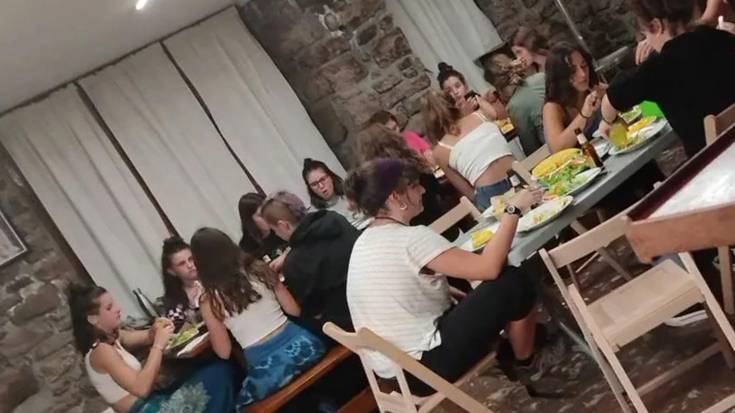 Baztan Iñarrosi talde feminista aurkeztu dute Elizondon