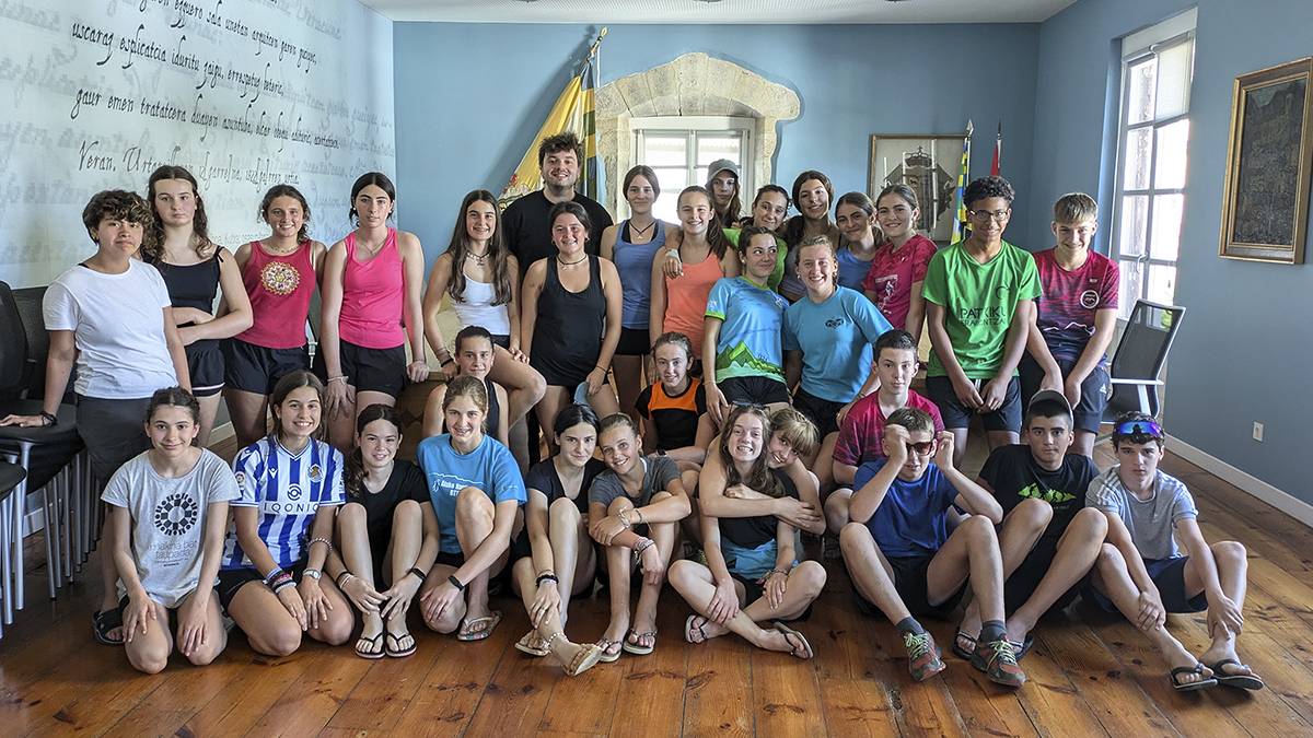 Mugaldeko udalekuetan lanean aritzeko begirale bila ari dira