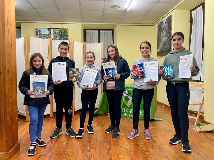 Lesakako XII. ipuin lehiaketako sariak banatu ditu Beti Gaztek