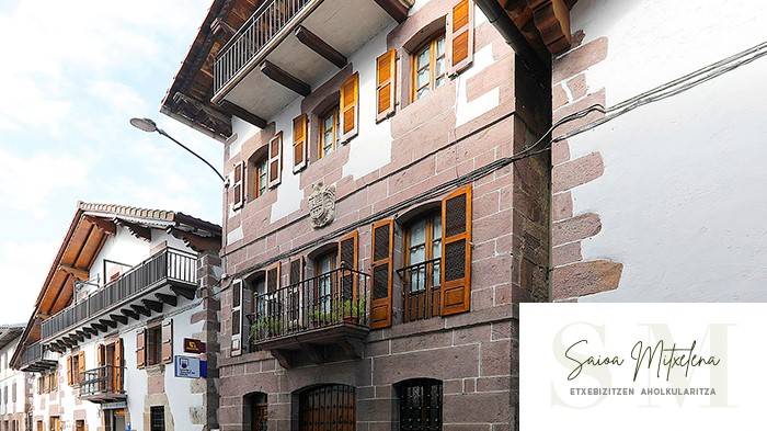 Saioa Mitxelena Inmobiliaria: Sunbilla erdigunean etxea salgai