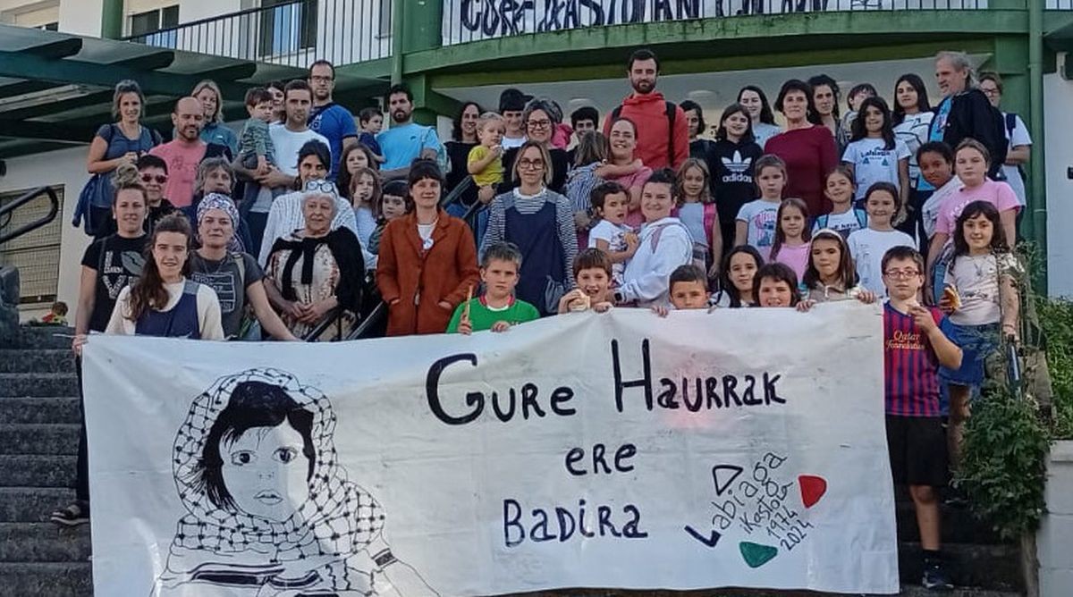 Palestinaren aldeko elkarretaratzeak egiten dituzte ortzegunero Berako Labiaga ikastolan