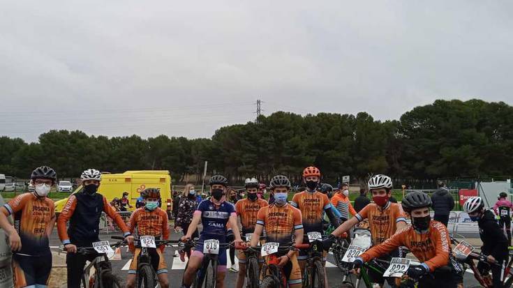 Baztandarra Txirrindularitza Elkarteko txirrindulariek Lizarran eta Kaparroson hasi dute lasterketen denboraldia