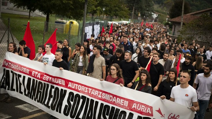 Ehunka eta ehunka gazte bildu dira egunotan Elizondon Gazte Topagune Sozialistaren seigarren edizioan