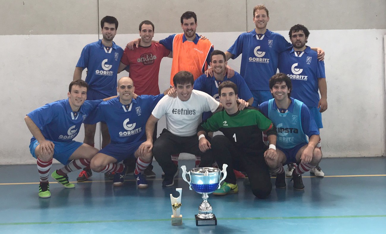 Hirugarren mailako areto-futbol txapelketa irabazi du Leitzako Aurrerak
