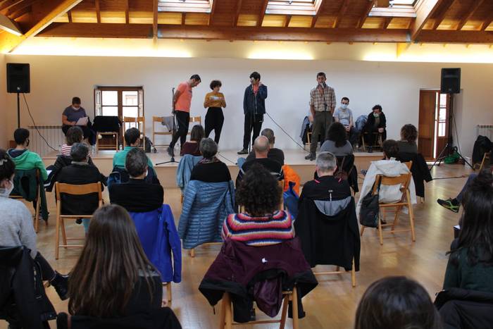 Etxalarren bertsolaritza ikastaroan izena emateko epea zabalik