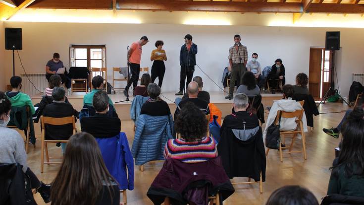 Etxalarren bertsolaritza ikastaroan izena emateko epea zabalik