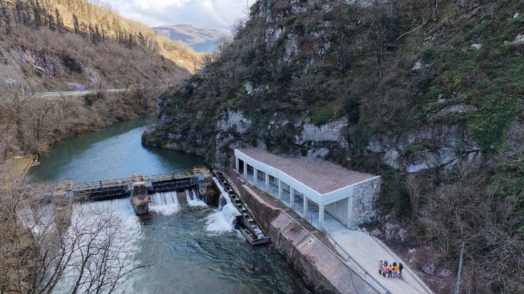 Bidasoko Bide Berdean Doneztebeko babes galeriako obrak akituta, asteburuan ireki dute pasabidea