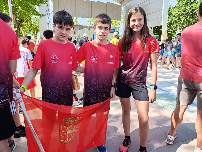 Eskualdeko mendi lasterkari gaztetxoak Nafarroako selekzioarekin aritu dira