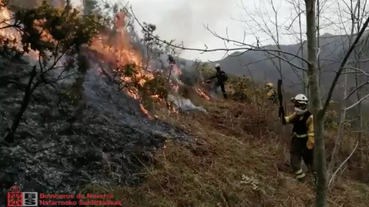 Orabidean, Larrakaitz inguruan, ote eta sasi erretzeak egin zituzten atzo