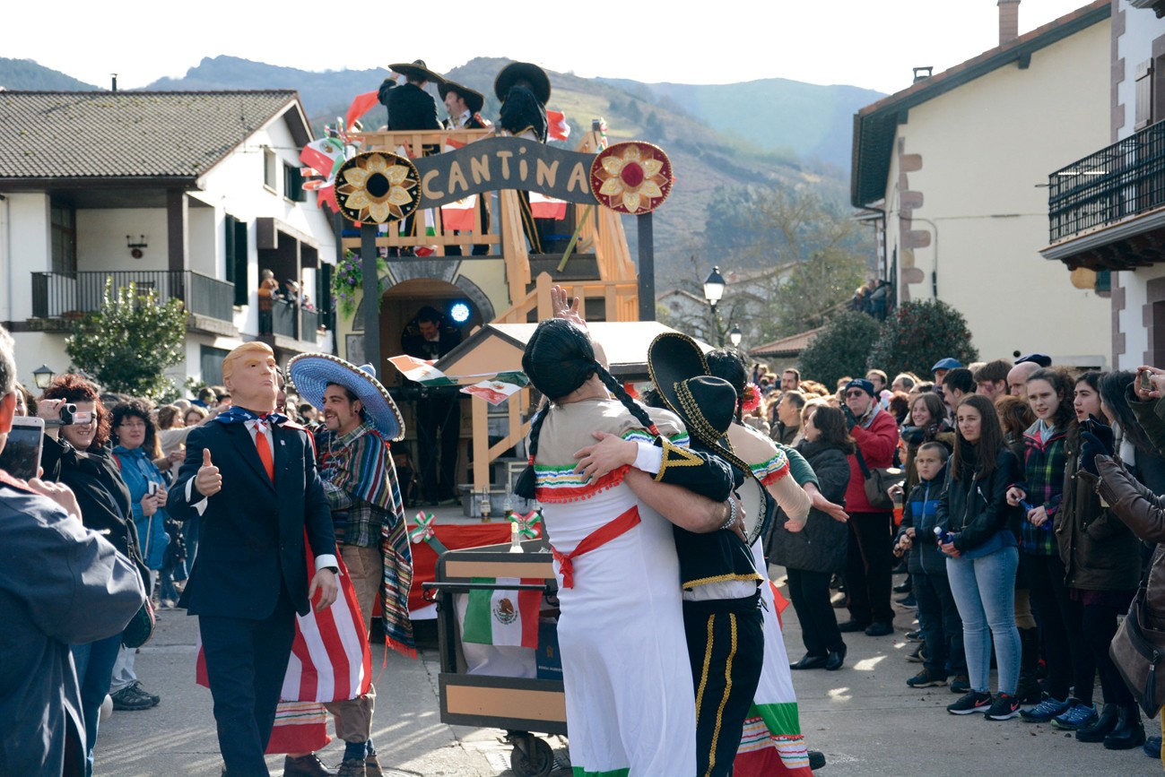 Sunbillako inauteriak igandeko karroza desfile handiarekin borobilduko dituzte