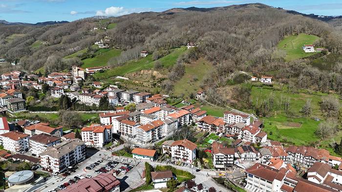 Beran hiru lagun etxegabetu nahi dituztela ohartarazi du META Mendialdeko Etxebizitza Taldeak