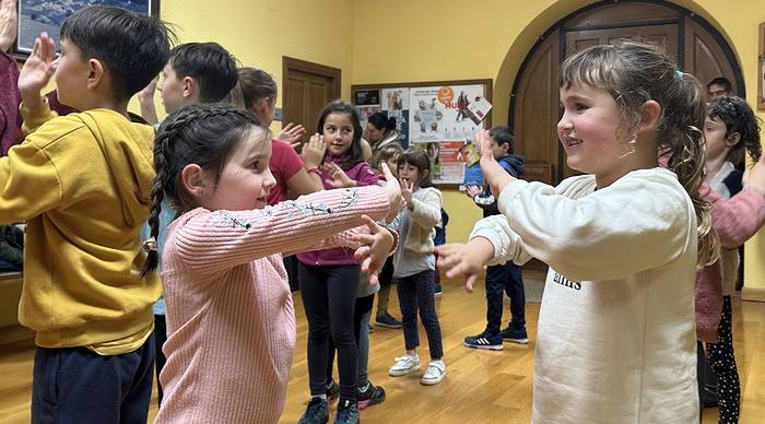 Eguberrietako tailerrak antolatu dituzte Areson, Aranon eta Goizuetan