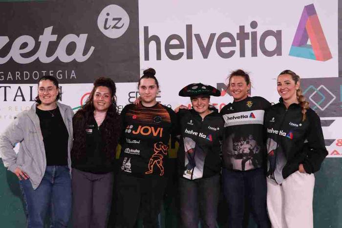 Estefi Etxebeste iturendarra laugarren izan da Zarauzko Bi Harri Txapelketan