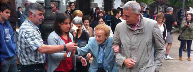 100 urteko Cristina Maiak piztu zuen Lesakan San Juan bezperako sua