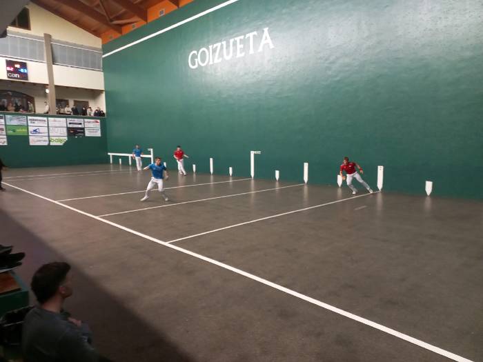 Umore Onako pilotariek partida bat irabazi eta bestea galdu egin dute Larraunen kontra