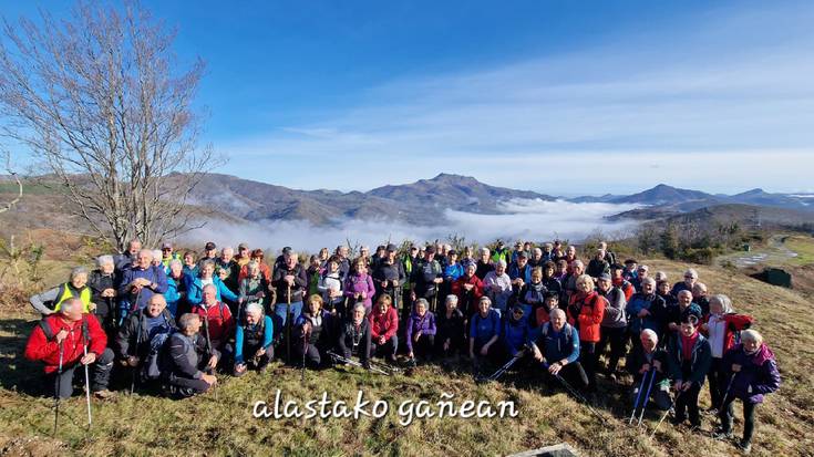 Arkupeak elkarteko mendizaleek Beran eta Lesakan egin dute urteko lehen mendi irteera