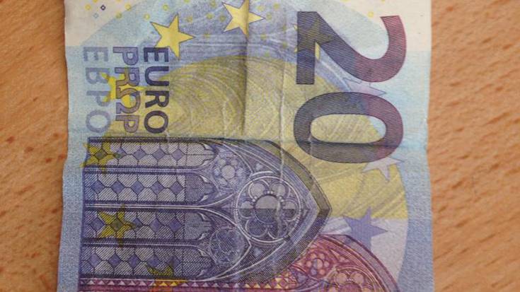 Billete faltsutan 2.000 euro baino gehiago atzeman dituzte Elizondon